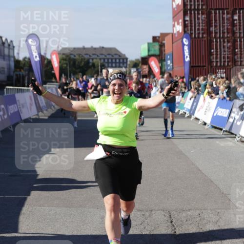 03.10.2025 - Köhlbrandbrückenlauf Jannik Wohlers http://msf.ph/oto/9069254 03.10.2025 13:13:43 Ziel 4348, 4461, 4595, 5147, 5802, 5884, 5886, 5908, 6116, 6363, 6366 meine-sportfotos.de