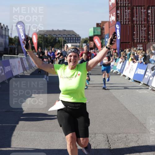 03.10.2025 - Köhlbrandbrückenlauf Jannik Wohlers http://msf.ph/oto/9069261 03.10.2025 13:13:44 Ziel 4348, 4461, 4595, 4642, 5802, 5884, 5886, 5908, 6116, 6363, 6366, 6488 meine-sportfotos.de