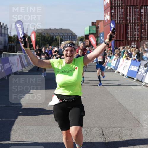 03.10.2025 - Köhlbrandbrückenlauf Jannik Wohlers http://msf.ph/oto/9069264 03.10.2025 13:13:44 Ziel 4348, 4461, 4595, 4642, 5802, 5884, 5886, 5908, 6116, 6363, 6366, 6488 meine-sportfotos.de
