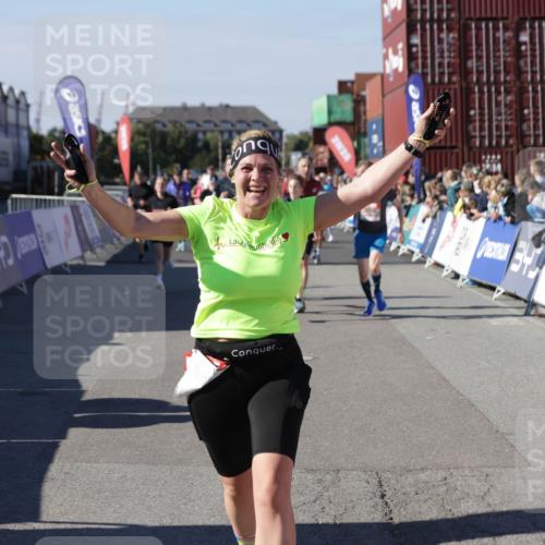 03.10.2025 - Köhlbrandbrückenlauf Jannik Wohlers http://msf.ph/oto/9069272 03.10.2025 13:13:44 Ziel 4348, 4461, 4595, 4642, 5802, 5884, 5886, 5908, 6116, 6363, 6366, 6488 meine-sportfotos.de