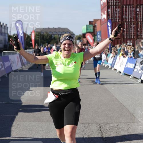 03.10.2025 - Köhlbrandbrückenlauf Jannik Wohlers http://msf.ph/oto/9069277 03.10.2025 13:13:44 Ziel 4348, 4461, 4595, 4642, 5802, 5884, 5886, 5908, 6116, 6363, 6366, 6488 meine-sportfotos.de