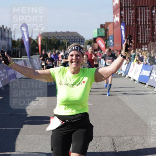 03.10.2025 - Köhlbrandbrückenlauf Jannik Wohlers http://msf.ph/oto/9069284 03.10.2025 13:13:44 Ziel 4348, 4461, 4595, 4642, 5802, 5884, 5886, 5908, 6116, 6363, 6366, 6488 meine-sportfotos.de
