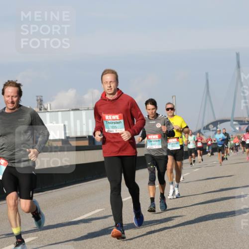 03.10.2025 - Köhlbrandbrückenlauf Jannik Wohlers http://msf.ph/oto/9069288 03.10.2025 09:48:20 Position 3 3165, 1225, 2587, 3331 meine-sportfotos.de