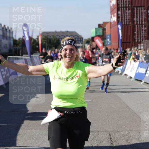 03.10.2025 - Köhlbrandbrückenlauf Jannik Wohlers http://msf.ph/oto/9069291 03.10.2025 13:13:44 Ziel 4348, 4461, 4595, 4642, 5802, 5884, 5886, 5908, 6116, 6363, 6366, 6488 meine-sportfotos.de