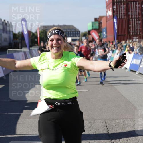 03.10.2025 - Köhlbrandbrückenlauf Jannik Wohlers http://msf.ph/oto/9069300 03.10.2025 13:13:44 Ziel 4348, 4461, 4595, 4642, 5802, 5884, 5886, 5908, 6116, 6363, 6366, 6488 meine-sportfotos.de