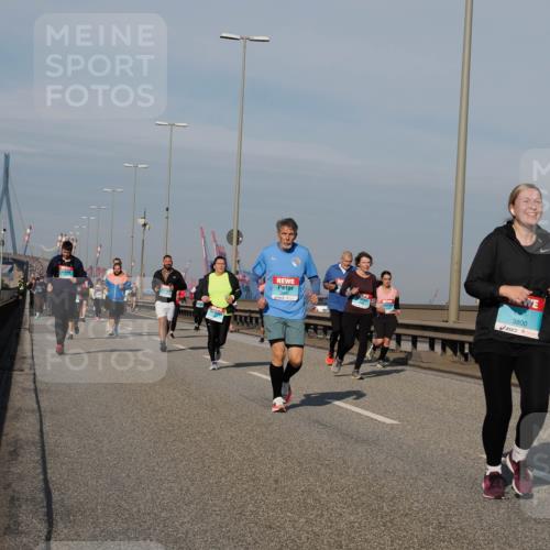 03.10.2025 - Köhlbrandbrückenlauf Fabian Wolf http://msf.ph/oto/9069301 03.10.2025 10:11:48 Position 3 3800 meine-sportfotos.de