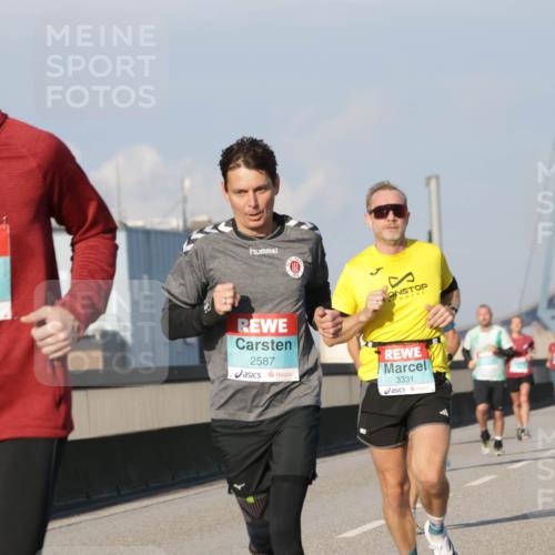 03.10.2025 - Köhlbrandbrückenlauf Jannik Wohlers http://msf.ph/oto/9069303 03.10.2025 09:48:21 Position 3 1225, 2587, 3331 meine-sportfotos.de