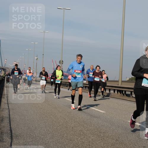 03.10.2025 - Köhlbrandbrückenlauf Fabian Wolf http://msf.ph/oto/9069310 03.10.2025 10:11:48 Position 3 3800 meine-sportfotos.de