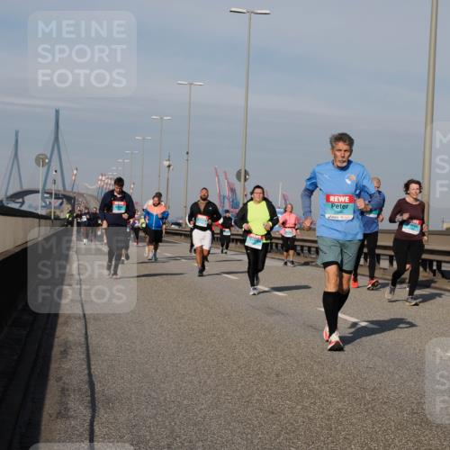 03.10.2025 - Köhlbrandbrückenlauf Fabian Wolf http://msf.ph/oto/9069346 03.10.2025 10:11:50 Position 3 2646 meine-sportfotos.de