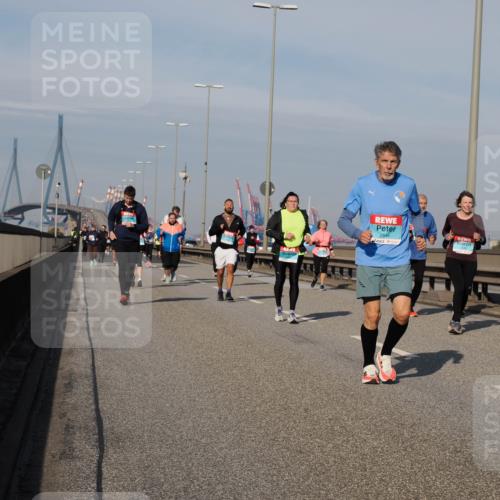 03.10.2025 - Köhlbrandbrückenlauf Fabian Wolf http://msf.ph/oto/9069355 03.10.2025 10:11:50 Position 3 2646 meine-sportfotos.de
