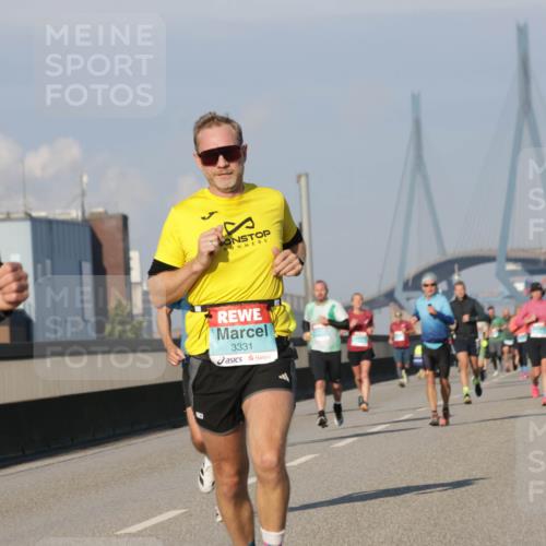 03.10.2025 - Köhlbrandbrückenlauf Jannik Wohlers http://msf.ph/oto/9069367 03.10.2025 09:48:23 Position 3 2587, 3331 meine-sportfotos.de