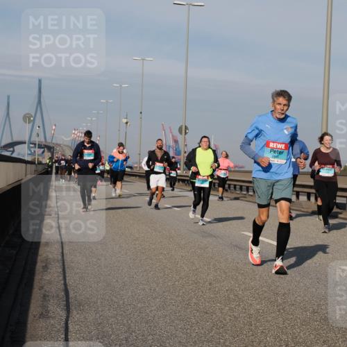 03.10.2025 - Köhlbrandbrückenlauf Fabian Wolf http://msf.ph/oto/9069368 03.10.2025 10:11:50 Position 3 2646 meine-sportfotos.de