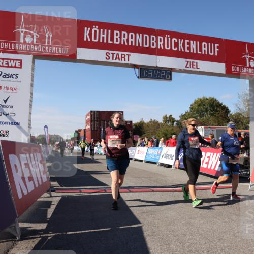 03.10.2025 - Köhlbrandbrückenlauf Lena Gebhardt http://msf.ph/oto/9069375 03.10.2025 13:34:26 Ziel 4674, 4702, 4754, 5207, 5221, 5437, 5693, 5695 meine-sportfotos.de