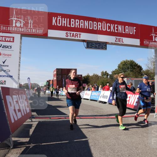03.10.2025 - Köhlbrandbrückenlauf Lena Gebhardt http://msf.ph/oto/9069384 03.10.2025 13:34:26 Ziel 4674, 4702, 4754, 5207, 5221, 5437, 5693, 5695 meine-sportfotos.de