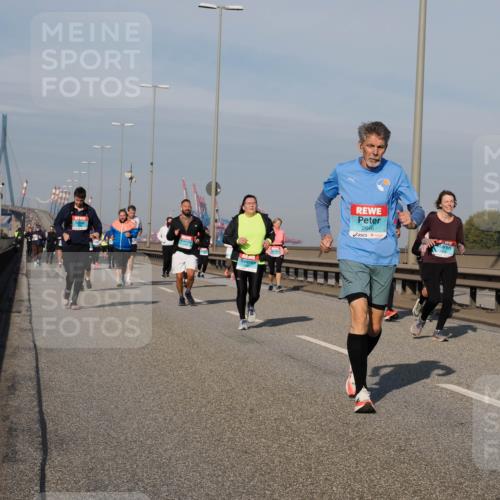 03.10.2025 - Köhlbrandbrückenlauf Fabian Wolf http://msf.ph/oto/9069385 03.10.2025 10:11:50 Position 3 2646 meine-sportfotos.de