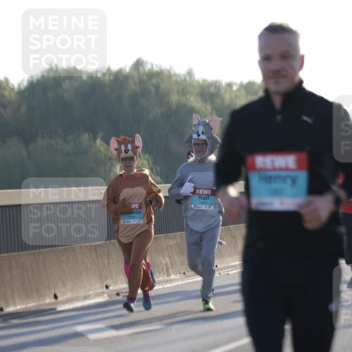 03.10.2025 - Köhlbrandbrückenlauf Jannik Wohlers http://msf.ph/oto/9069391 03.10.2025 09:17:01 Position 3 1288, 1289 meine-sportfotos.de