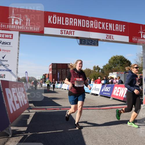03.10.2025 - Köhlbrandbrückenlauf Lena Gebhardt http://msf.ph/oto/9069395 03.10.2025 13:34:26 Ziel 4674, 4702, 4754, 5207, 5221, 5437, 5693, 5695 meine-sportfotos.de