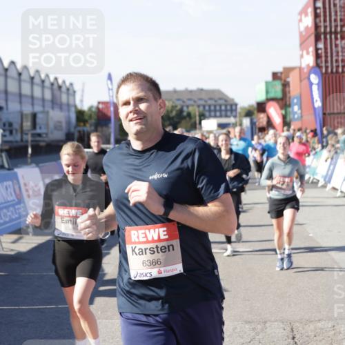 03.10.2025 - Köhlbrandbrückenlauf Jannik Wohlers http://msf.ph/oto/9069428 03.10.2025 13:13:49 Ziel 4188, 4348, 4461, 4522, 4612, 4642, 5078, 5640, 5802, 5884, 5886, 5908, 6116, 6125, 6227, 6228, 6363, 6366, 6487, 6488, 6604 meine-sportfotos.de