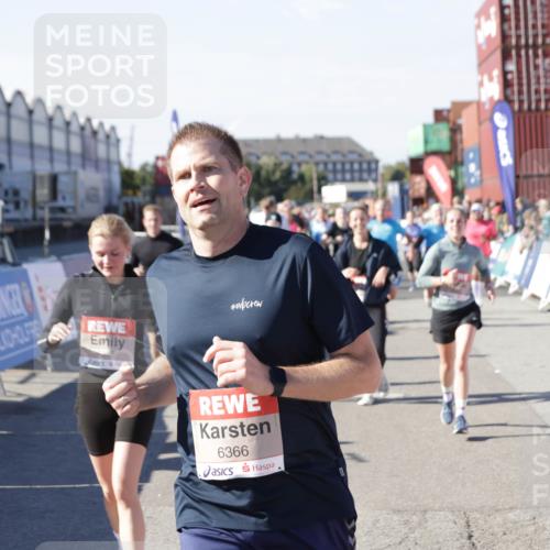03.10.2025 - Köhlbrandbrückenlauf Jannik Wohlers http://msf.ph/oto/9069432 03.10.2025 13:13:49 Ziel 4188, 4348, 4461, 4522, 4612, 4642, 5078, 5640, 5802, 5884, 5886, 5908, 6116, 6125, 6227, 6228, 6363, 6366, 6487, 6488, 6604 meine-sportfotos.de