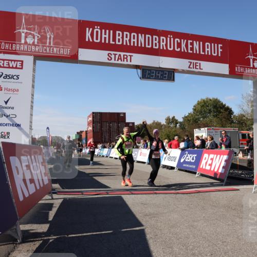 03.10.2025 - Köhlbrandbrückenlauf Lena Gebhardt http://msf.ph/oto/9069439 03.10.2025 13:34:31 Ziel 4702, 4754, 5390, 5437, 5693, 5695 meine-sportfotos.de