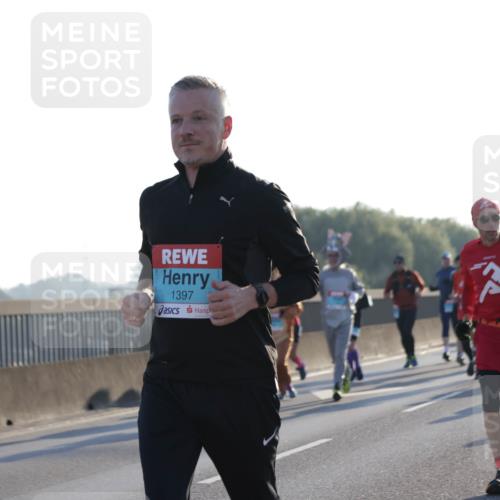03.10.2025 - Köhlbrandbrückenlauf Jannik Wohlers http://msf.ph/oto/9069454 03.10.2025 09:17:02 Position 3 1397, 3353 meine-sportfotos.de