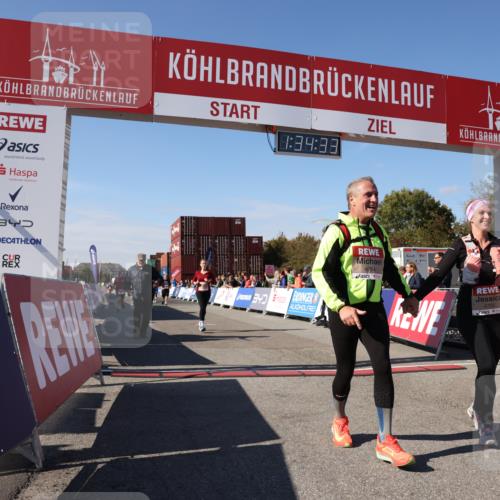 03.10.2025 - Köhlbrandbrückenlauf Lena Gebhardt http://msf.ph/oto/9069463 03.10.2025 13:34:33 Ziel 4702, 4754, 4997, 5390, 5407, 5437, 5693, 5695, 6486 meine-sportfotos.de