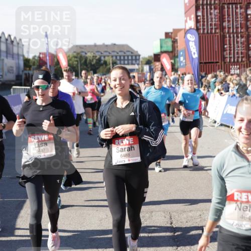 03.10.2025 - Köhlbrandbrückenlauf Jannik Wohlers http://msf.ph/oto/9069480 03.10.2025 13:13:52 Ziel 4188, 4306, 4348, 4522, 4612, 4642, 4868, 5078, 5640, 5700, 5802, 5884, 5886, 6116, 6125, 6227, 6228, 6363, 6366, 6487, 6488, 6604, 6766 meine-sportfotos.de