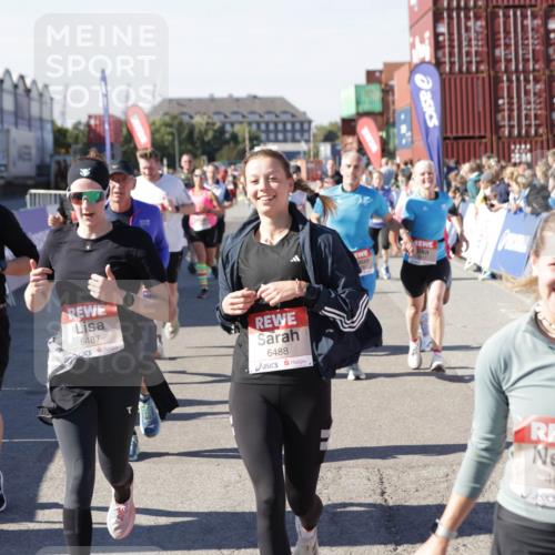 03.10.2025 - Köhlbrandbrückenlauf Jannik Wohlers http://msf.ph/oto/9069482 03.10.2025 13:13:52 Ziel 4188, 4306, 4348, 4522, 4612, 4642, 4868, 5078, 5640, 5700, 5802, 5884, 5886, 6116, 6125, 6227, 6228, 6363, 6366, 6487, 6488, 6604, 6766 meine-sportfotos.de