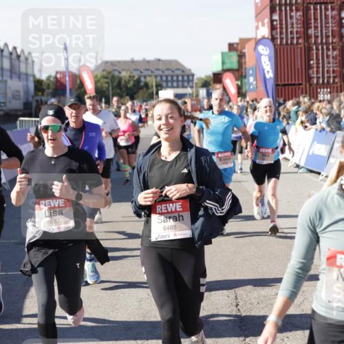 03.10.2025 - Köhlbrandbrückenlauf Jannik Wohlers http://msf.ph/oto/9069486 03.10.2025 13:13:52 Ziel 4188, 4306, 4348, 4522, 4612, 4642, 4868, 5078, 5640, 5700, 5802, 5884, 5886, 6116, 6125, 6227, 6228, 6363, 6366, 6487, 6488, 6604, 6766 meine-sportfotos.de