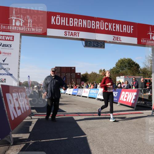 03.10.2025 - Köhlbrandbrückenlauf Lena Gebhardt http://msf.ph/oto/9069499 03.10.2025 13:34:36 Ziel 4702, 4754, 4997, 5390, 5407, 5465, 6289, 6290, 6486 meine-sportfotos.de