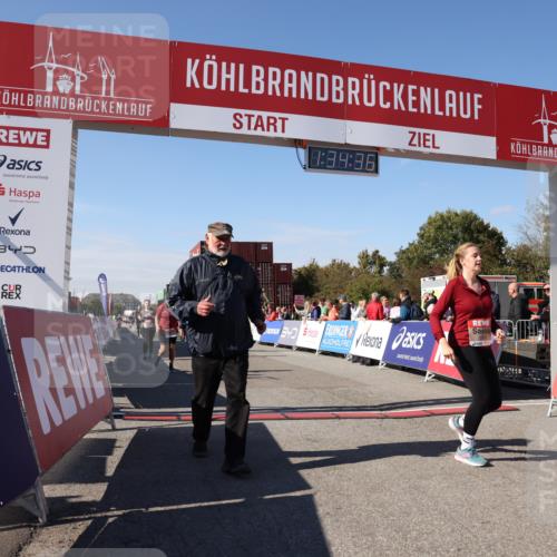 03.10.2025 - Köhlbrandbrückenlauf Lena Gebhardt http://msf.ph/oto/9069503 03.10.2025 13:34:36 Ziel 4702, 4754, 4997, 5390, 5407, 5465, 6289, 6290, 6486 meine-sportfotos.de