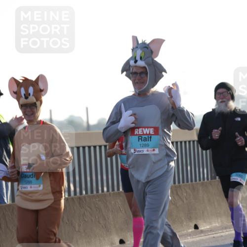 03.10.2025 - Köhlbrandbrückenlauf Jannik Wohlers http://msf.ph/oto/9069508 03.10.2025 09:17:05 Position 3 1288, 1289, 3065 meine-sportfotos.de