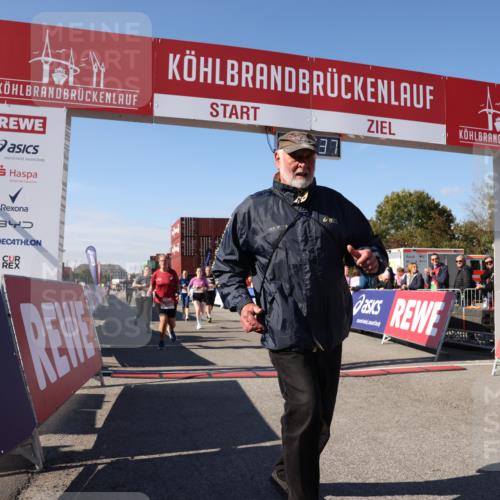 03.10.2025 - Köhlbrandbrückenlauf Lena Gebhardt http://msf.ph/oto/9069509 03.10.2025 13:34:37 Ziel 4702, 4754, 4997, 5390, 5407, 5465, 6289, 6290, 6486 meine-sportfotos.de