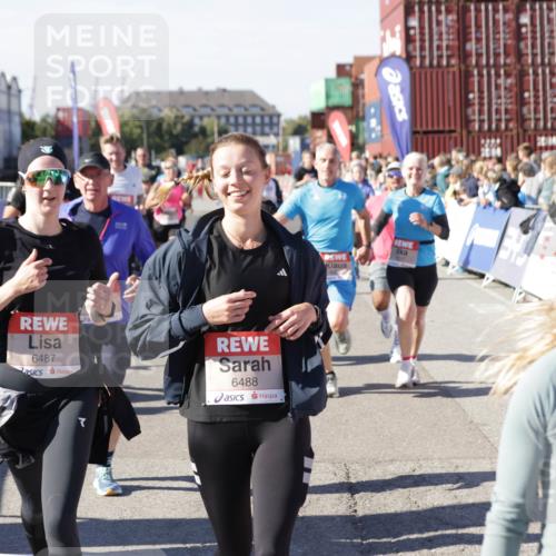 03.10.2025 - Köhlbrandbrückenlauf Jannik Wohlers http://msf.ph/oto/9069511 03.10.2025 13:13:52 Ziel 4188, 4306, 4348, 4522, 4612, 4642, 4868, 5078, 5640, 5700, 5802, 5884, 5886, 6116, 6125, 6227, 6228, 6363, 6366, 6487, 6488, 6604, 6766 meine-sportfotos.de