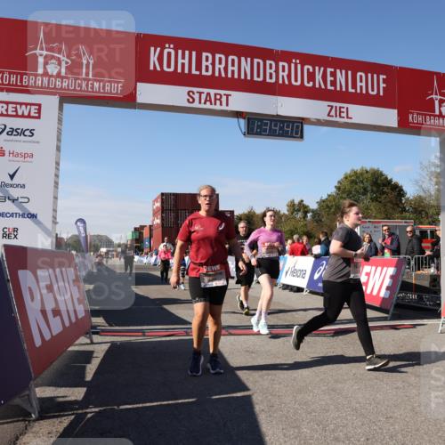03.10.2025 - Köhlbrandbrückenlauf Lena Gebhardt http://msf.ph/oto/9069525 03.10.2025 13:34:40 Ziel 4112, 4498, 4702, 4754, 4767, 4997, 5390, 5407, 5465, 6196, 6289, 6290, 6486 meine-sportfotos.de