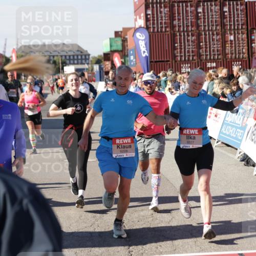 03.10.2025 - Köhlbrandbrückenlauf Jannik Wohlers http://msf.ph/oto/9069537 03.10.2025 13:13:53 Ziel 4188, 4306, 4348, 4522, 4612, 4642, 4868, 5078, 5640, 5700, 5802, 5884, 5886, 6125, 6227, 6228, 6366, 6487, 6488, 6604, 6766 meine-sportfotos.de