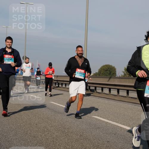 03.10.2025 - Köhlbrandbrückenlauf Fabian Wolf http://msf.ph/oto/9069539 03.10.2025 10:11:55 Position 3 3780, 1763, 1991 meine-sportfotos.de