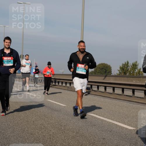 03.10.2025 - Köhlbrandbrückenlauf Fabian Wolf http://msf.ph/oto/9069545 03.10.2025 10:11:56 Position 3 3780, 1763, 1991 meine-sportfotos.de