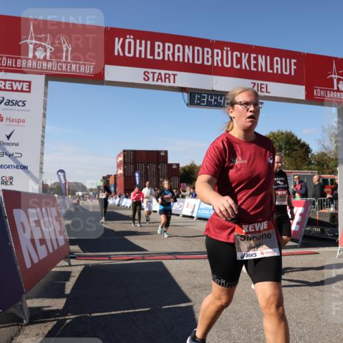 03.10.2025 - Köhlbrandbrückenlauf Lena Gebhardt http://msf.ph/oto/9069546 03.10.2025 13:34:42 Ziel 4112, 4498, 4767, 4997, 5390, 5407, 5465, 6196, 6289, 6290, 6486 meine-sportfotos.de