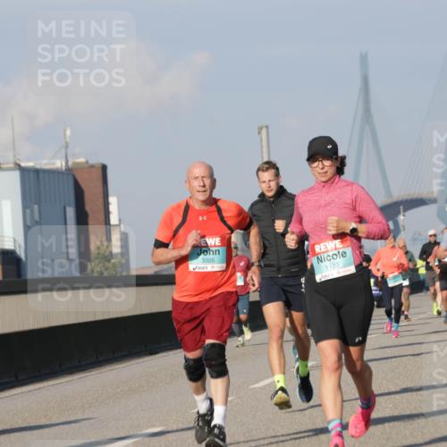 03.10.2025 - Köhlbrandbrückenlauf Jannik Wohlers http://msf.ph/oto/9069551 03.10.2025 09:48:34 Position 3 2998, 3305, 1123 meine-sportfotos.de