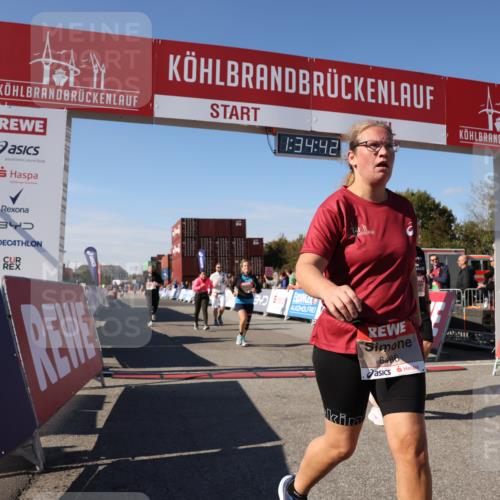 03.10.2025 - Köhlbrandbrückenlauf Lena Gebhardt http://msf.ph/oto/9069555 03.10.2025 13:34:42 Ziel 4112, 4498, 4767, 4997, 5390, 5407, 5465, 6196, 6289, 6290, 6486 meine-sportfotos.de