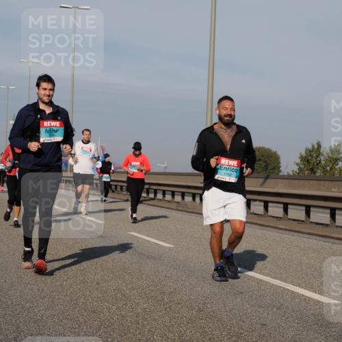 03.10.2025 - Köhlbrandbrückenlauf Fabian Wolf http://msf.ph/oto/9069559 03.10.2025 10:11:56 Position 3 3780, 1763 meine-sportfotos.de