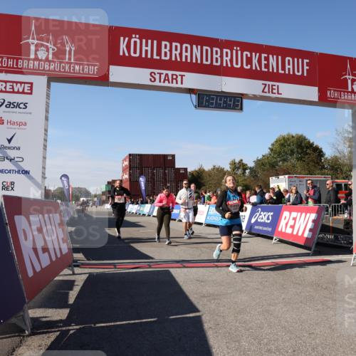 03.10.2025 - Köhlbrandbrückenlauf Lena Gebhardt http://msf.ph/oto/9069563 03.10.2025 13:34:43 Ziel 4112, 4498, 4767, 4997, 5390, 5407, 5465, 6196, 6289, 6290, 6486 meine-sportfotos.de
