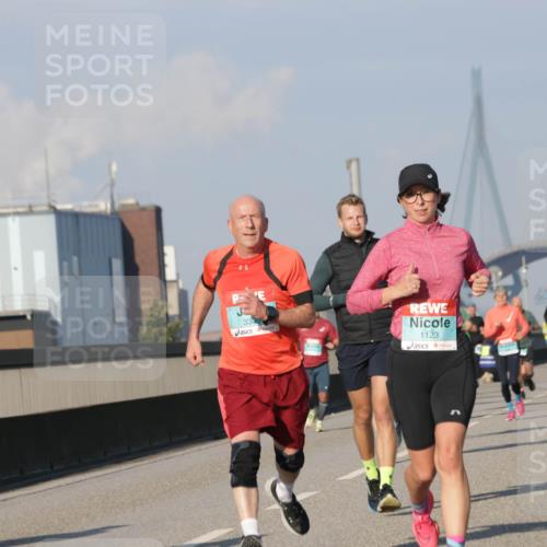 03.10.2025 - Köhlbrandbrückenlauf Jannik Wohlers http://msf.ph/oto/9069570 03.10.2025 09:48:34 Position 3 2998, 3305, 1123 meine-sportfotos.de