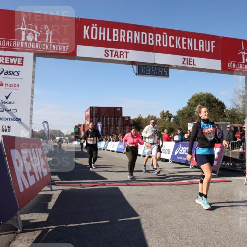 03.10.2025 - Köhlbrandbrückenlauf Lena Gebhardt http://msf.ph/oto/9069572 03.10.2025 13:34:44 Ziel 4112, 4498, 4767, 4997, 5390, 5407, 5465, 6196, 6289, 6290, 6357, 6486 meine-sportfotos.de