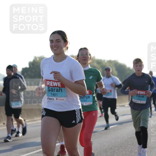 03.10.2025 - Köhlbrandbrückenlauf Jannik Wohlers http://msf.ph/oto/9069575 03.10.2025 09:17:06 Position 3 1401, 3709, 3707 meine-sportfotos.de