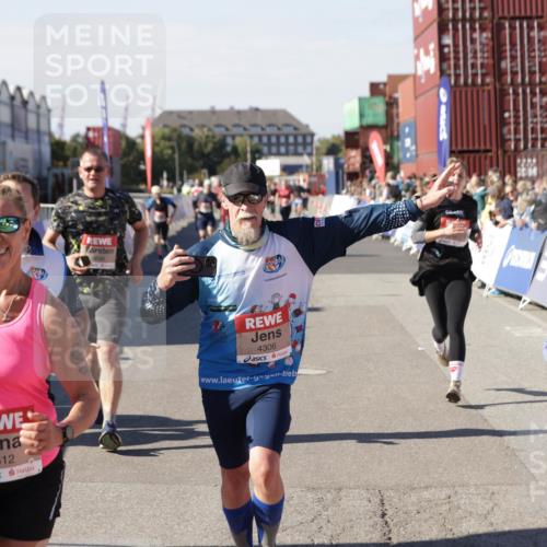 03.10.2025 - Köhlbrandbrückenlauf Jannik Wohlers http://msf.ph/oto/9069580 03.10.2025 13:13:57 Ziel 4188, 4306, 4348, 4522, 4612, 4642, 4868, 5078, 5640, 5700, 5727, 6125, 6227, 6228, 6366, 6487, 6488, 6604, 6766 meine-sportfotos.de