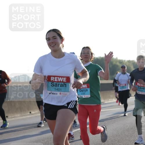 03.10.2025 - Köhlbrandbrückenlauf Jannik Wohlers http://msf.ph/oto/9069593 03.10.2025 09:17:07 Position 3 1401, 3709, 3707 meine-sportfotos.de