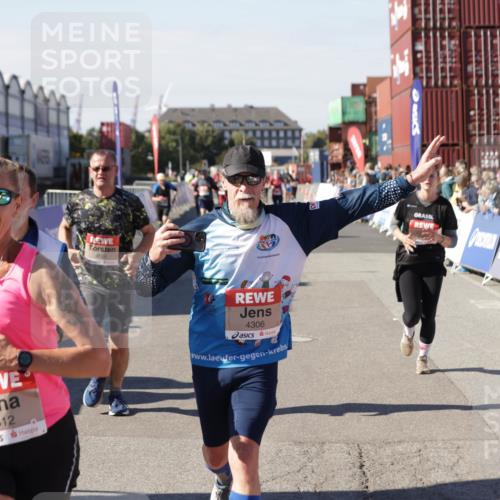 03.10.2025 - Köhlbrandbrückenlauf Jannik Wohlers http://msf.ph/oto/9069597 03.10.2025 13:13:57 Ziel 4188, 4306, 4348, 4522, 4612, 4642, 4868, 5078, 5640, 5700, 5727, 6125, 6227, 6228, 6366, 6487, 6488, 6604, 6766 meine-sportfotos.de