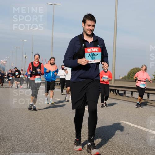 03.10.2025 - Köhlbrandbrückenlauf Fabian Wolf http://msf.ph/oto/9069606 03.10.2025 10:11:57 Position 3 3780 meine-sportfotos.de